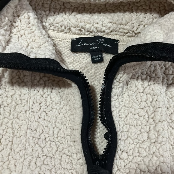 💛Love Tree Quarter Zip Up - Picture 2 of 3